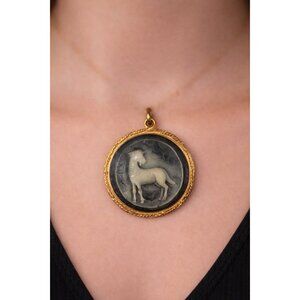 Vintage Hardstone Goat Cameo Pendant Gold Tone Rope Frame Capricorn